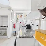 Bright 2br Alfama W/ Ac | By Airnest شقة Lisboa