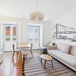 شقة Bright 2br Alfama W/ Ac | By Airnest *