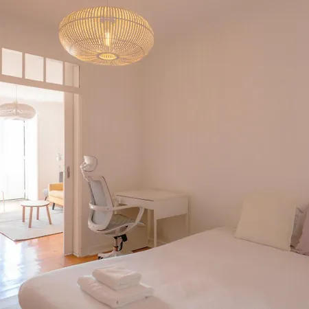 Bright 2br Alfama W/ Ac | By Airnest Apartamento *
