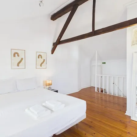Bright 2br Alfama W/ Ac | By Airnest Apartamento