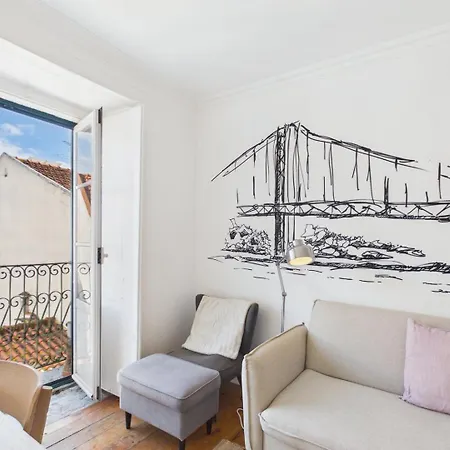 Bright 2br Alfama W/ Ac | By Airnest * Lisboa