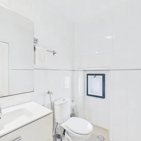 Apartamento Bright 2br Alfama W/ Ac | By Airnest