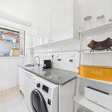 Bright 2br Alfama W/ Ac | By Airnest Apartamento