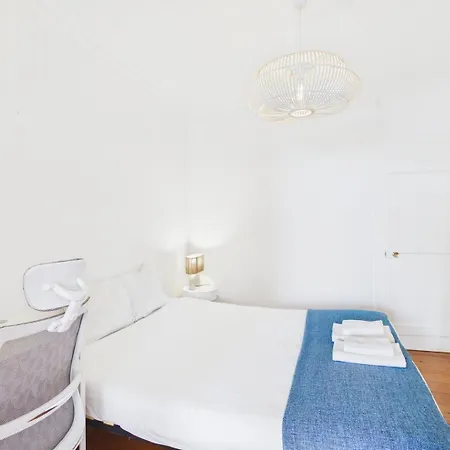 Bright 2br Alfama W/ Ac | By Airnest * Lisboa
