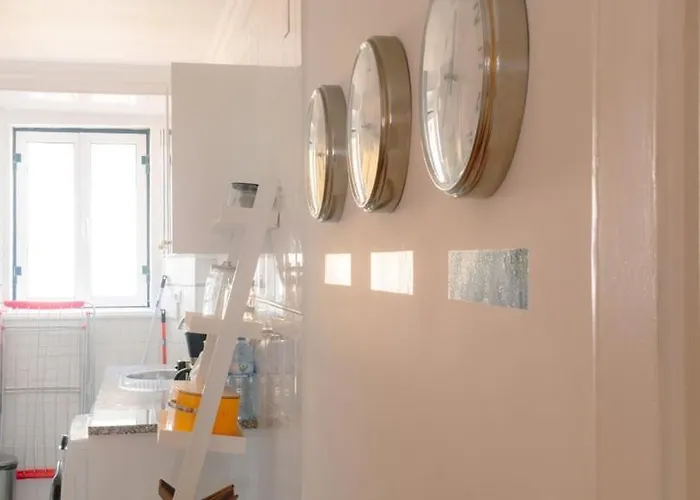 شقة Bright 2br Alfama W/ Ac | By Airnest