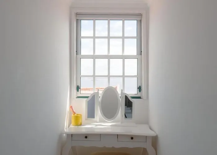 Bright 2br Alfama W/ Ac | By Airnest شقة Lisboa