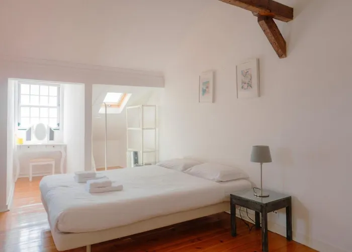 Bright 2br Alfama W/ Ac | By Airnest *