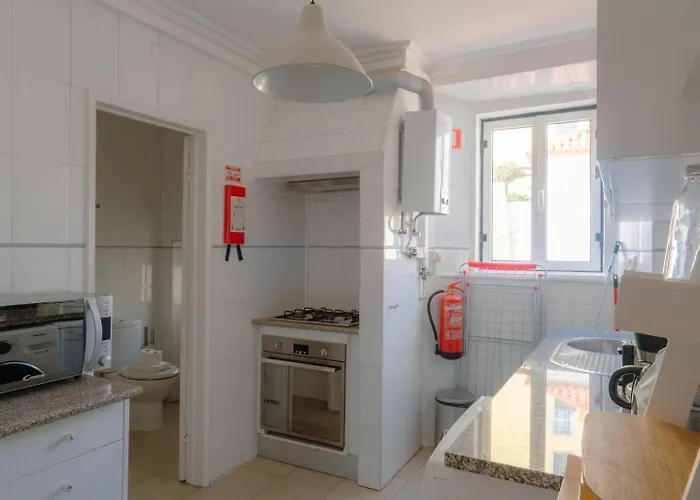 Bright 2br Alfama W/ Ac | By Airnest * Lisboa